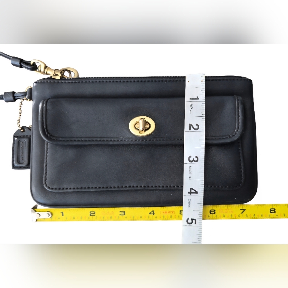 Vintage Coach Front Flap Turnlock Leather Wristlet Wallet in black EUC 7 × 4 - Picture 5 of 9